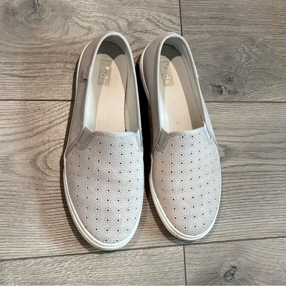 keds slip ons in good condition